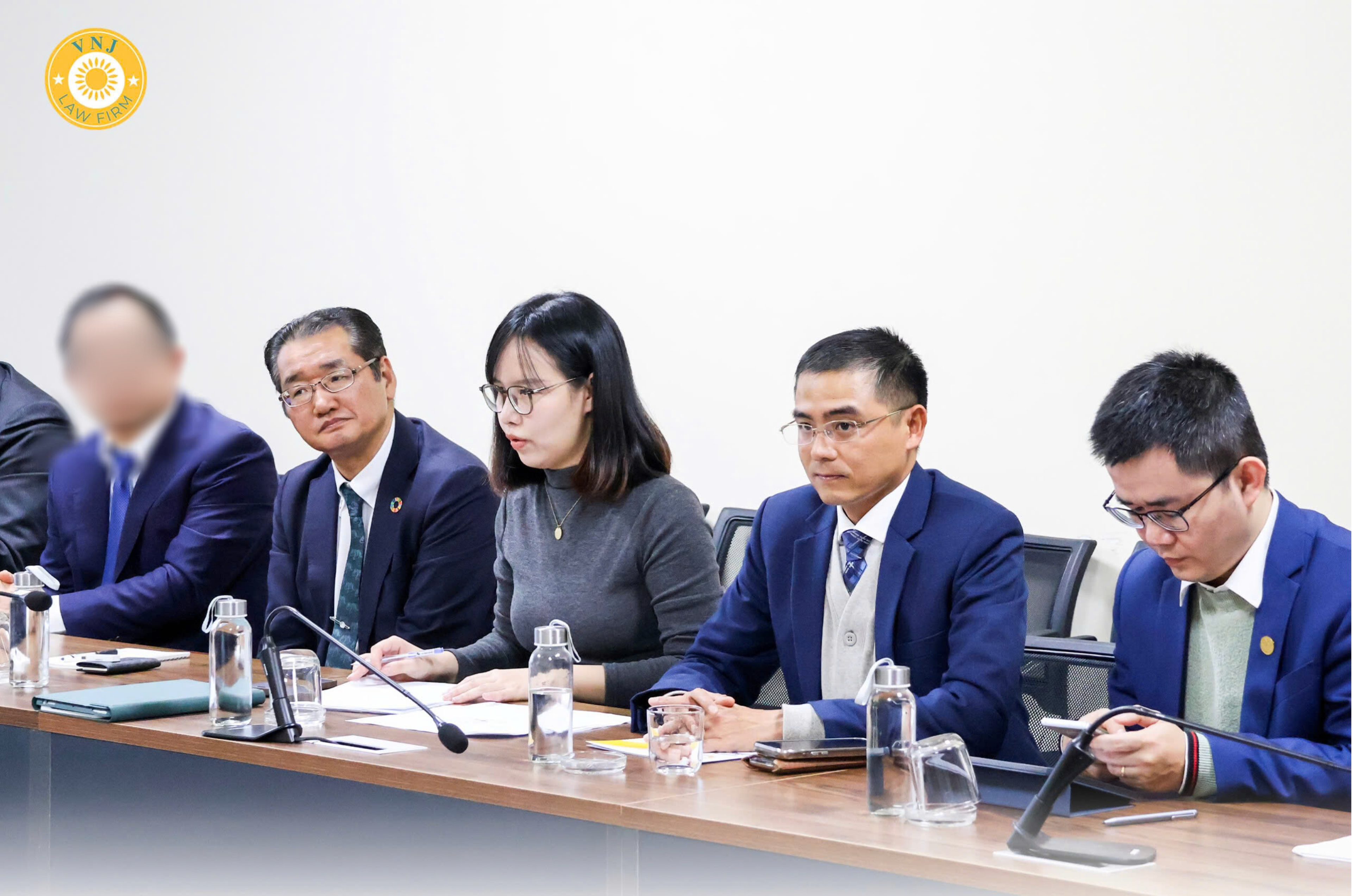 VNJ cam kết mang đến các giải pháp pháp lý toàn diện, không chỉ đảm bảo tính hợp pháp mà còn tạo ra giá trị bền vững cho cả nhà đầu tư và cộng đồng